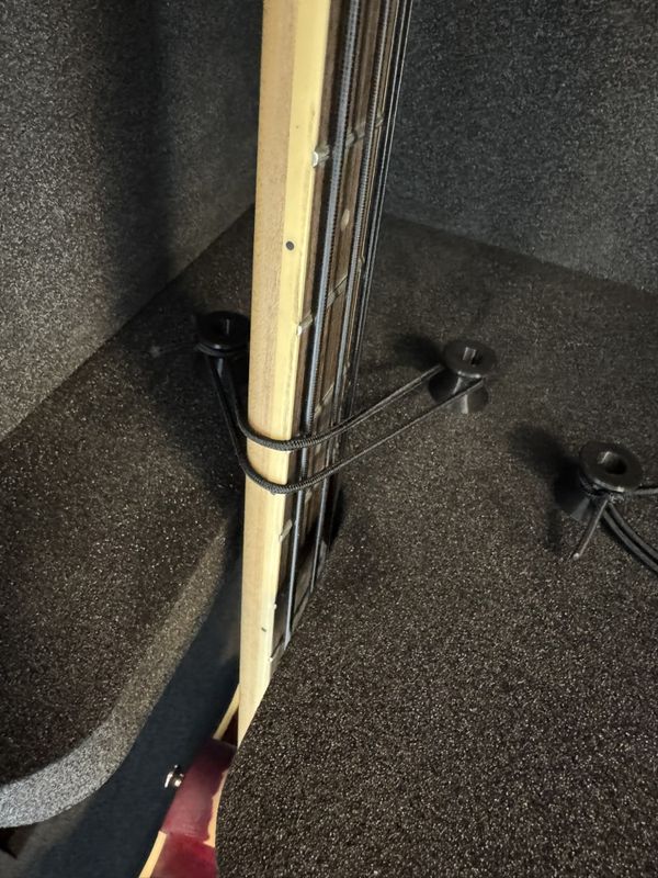 Gisk-12 Gitarskap for 5 stk Elektriske gitarer / Elektriske basser